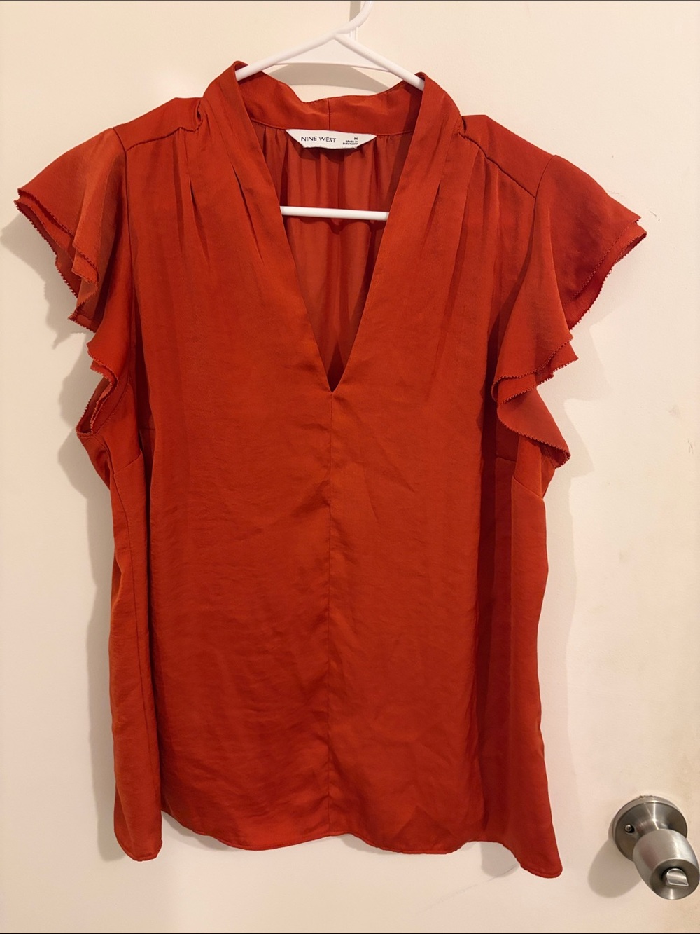 Women’s Nine West Burnt Orange V-Neck Flutter Sleeve Blouse, medium